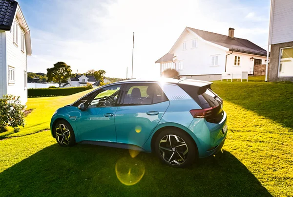 Tnsberg Norwegia Sept 2020 Azure Blue Volkswagen Adalah Mobil Listrik — Stok Foto