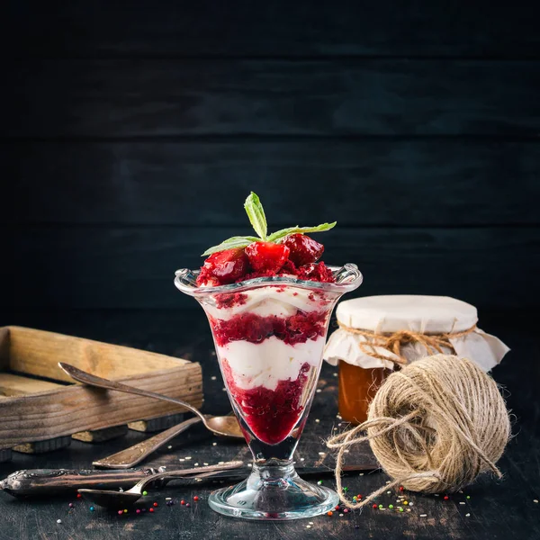 Strawberry Creamy Dessert Mint Wooden Background Top View Copy Space — Stock Photo, Image