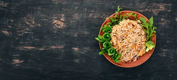 Plov Arroz Com Carne Verduras Uma Chapa Cozinha Uzbeque Fundo — Fotografia de Stock