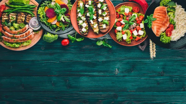 Essen Linsen Haferflocken Huhn Tomaten Würstchen Auberginen Gesunde Ernährung Auf — Stockfoto