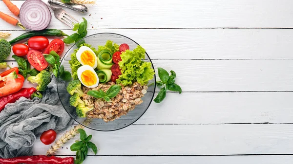 Farinha Aveia Com Ovos Galinha Tomate Cereja Legumes Comida Saudável — Fotografia de Stock