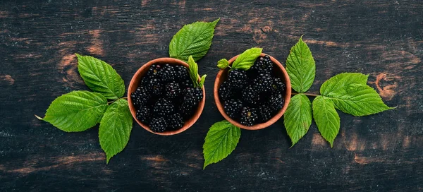 Fresh Blackberry Plate Black Background Top View Free Space Text — Stock Photo, Image
