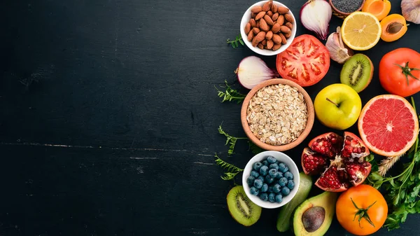 Selección Comida Sana Limpia Verduras Frutas Frutos Secos Bayas Champiñones — Foto de Stock