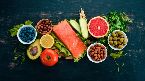 Conjunto Alimentos Saudáveis Peixe Nozes Proteínas Bagas Legumes Frutas Fundo — Fotografia de Stock