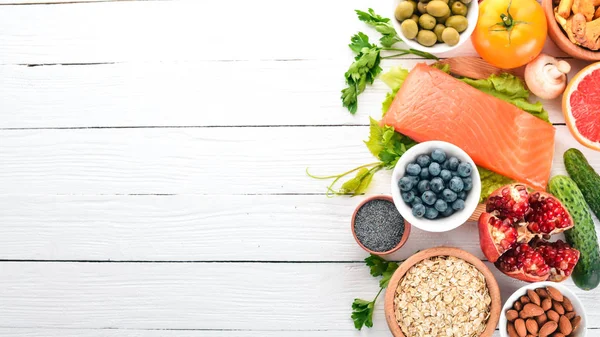 Conjunto Alimentos Saudáveis Peixe Nozes Proteínas Bagas Legumes Frutas Num — Fotografia de Stock