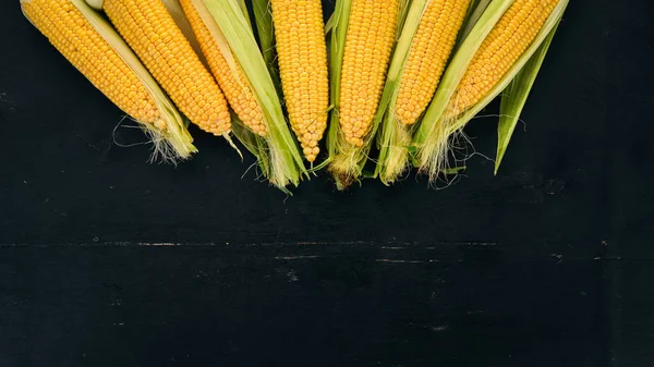 Fresh Yellow Corn Black Wooden Table Vegetables Top View Copy — Stock Photo, Image