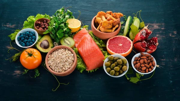 Conjunto Alimentos Saudáveis Peixe Nozes Proteínas Bagas Legumes Frutas Fundo — Fotografia de Stock