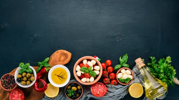 Ingredients Italian Caprese Salad Mozzarella Cheese Cherry Tomatoes Basil Leaves — Stock Photo, Image