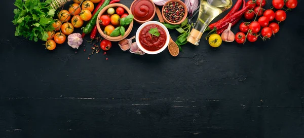 Salsa Tradizionale Ketchup Pomodoro Pomodori Ciliegini Spezie Peperoncino Olio Oliva — Foto Stock