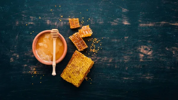 Honey Jar Honeycomb Black Wooden Background Free Space Text Top — Stock Photo, Image