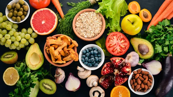 Čistá Jídlo Výběr Zdravých Potravin Zeleniny Ovoce Ořechy Bobule Houby — Stock fotografie