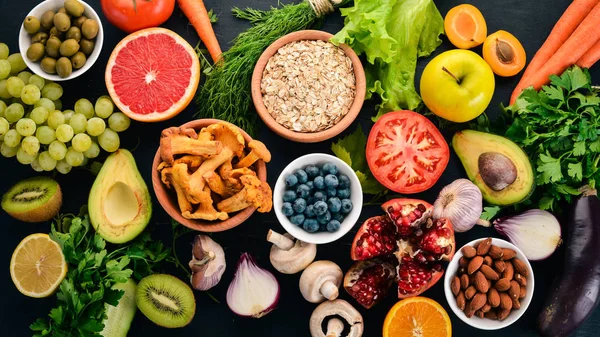 Selección Comida Sana Limpia Verduras Frutas Frutos Secos Bayas Champiñones —  Fotos de Stock