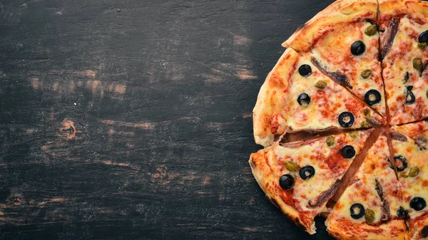 Fisk Och Skaldjur Pizza Italienska Rätter Trä Bakgrund Ledigt Utrymme — Stockfoto