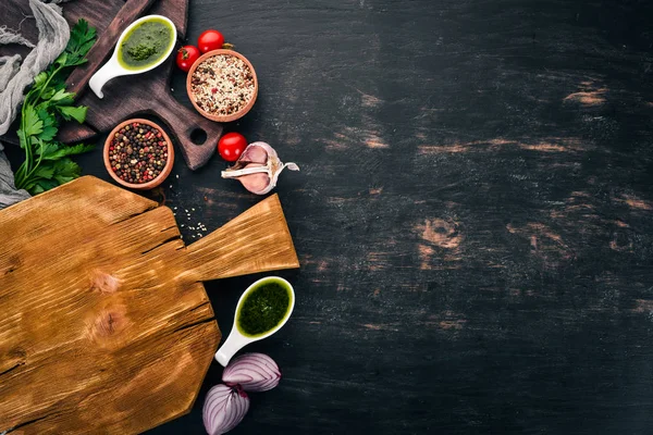 料理の背景 野菜とスパイス 木製の背景 本文の空きスペース トップ ビュー — ストック写真