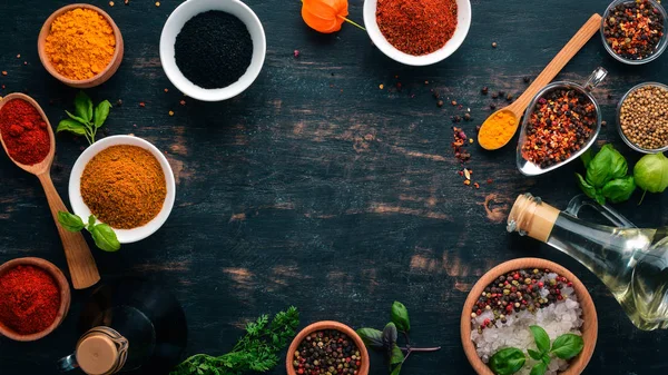 Набор Специй Трав Индийская Кухня Перец Соль Паприка Базилик Куркума — стоковое фото