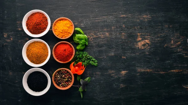 Uppsättning Kryddor Och Örter Indiska Köket Peppar Salt Paprika Basilika — Stockfoto