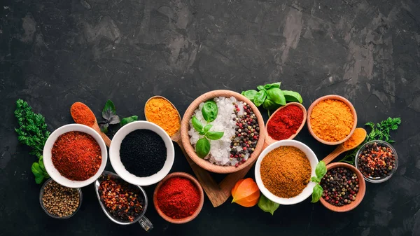 Conjunto Especiarias Ervas Uma Mesa Pedra Especiarias Tradicionais Indianas Vista — Fotografia de Stock