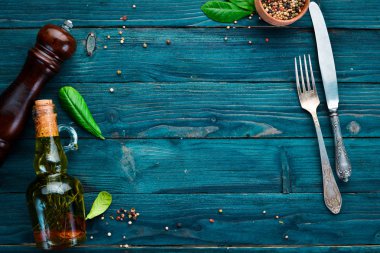 Pişirme arka plan. Mutfak ahşap tahta. Üst görünüm. Metniniz için boş alan.