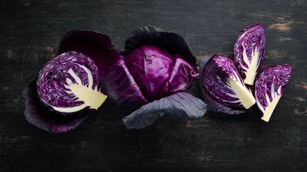 Fresh Cabbage Purple Cabbage Black Background Organic Food Top View — Stock Photo, Image