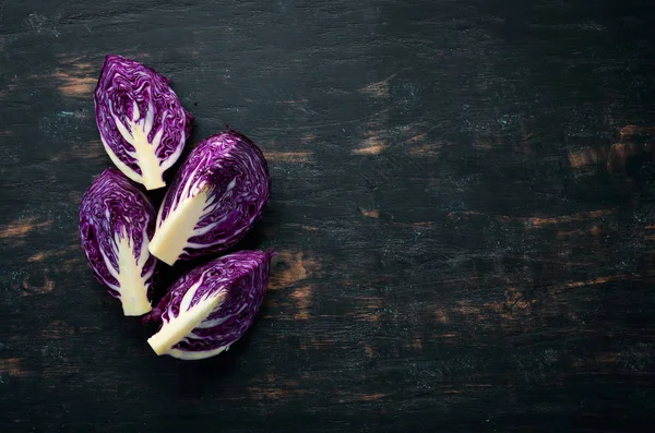 Fresh Cabbage Purple Cabbage Black Background Organic Food Top View — Stock Photo, Image
