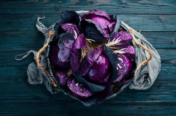 Purple Cabbage Wooden Box Organic Food Top View Free Space — Stock Photo, Image
