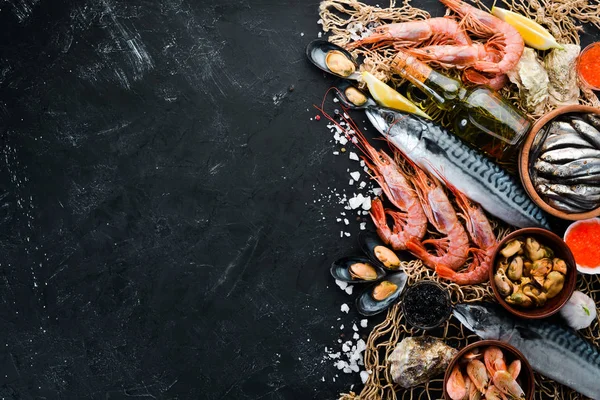 Frutos Mar Frescos Num Fundo Pedra Peixe Camarão Mexilhões Caviar — Fotografia de Stock