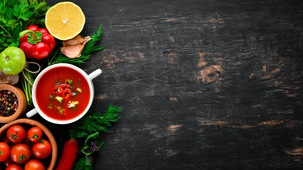 Sopa Tomate Con Cebolla Pepino Pimentón Vista Superior Sobre Fondo —  Fotos de Stock