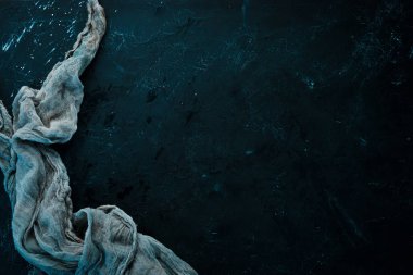 Siyah taş arka plan. Üst görünüm. Ücretsiz kopya alanı.