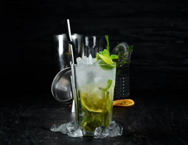 Alcohol Cocktail Mojito Menthol Lime Rum Glass Wooden Background Top — Stock Photo, Image