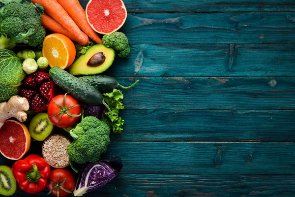 Alimento Orgánico Saludable Sobre Fondo Madera Azul Verduras Frutas Vista — Foto de Stock