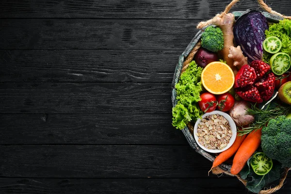 Fresh Vegetables Fruits Wooden Box Black Background Organic Food Top — Stock Photo, Image