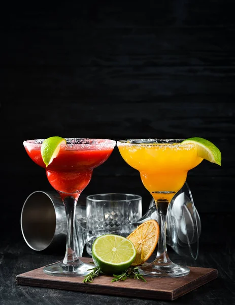 Margarita Cocktails Alcoolisés Sur Fond Noir Vue Dessus — Photo