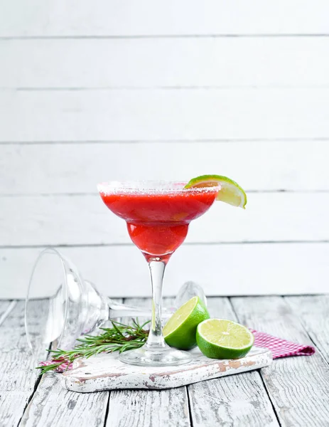 Margarita Strawberry Cocktail Alcoólico Fundo Madeira Vista Superior Espaço Livre — Fotografia de Stock