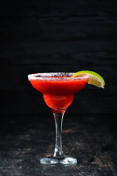 Margarita Fraise Cocktail Alcoolisé Sur Fond Bois Vue Dessus Espace — Photo