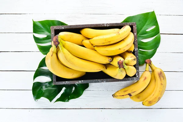 Bananes Fraîches Dans Une Boîte Bois Vue Dessus Espace Copie — Photo