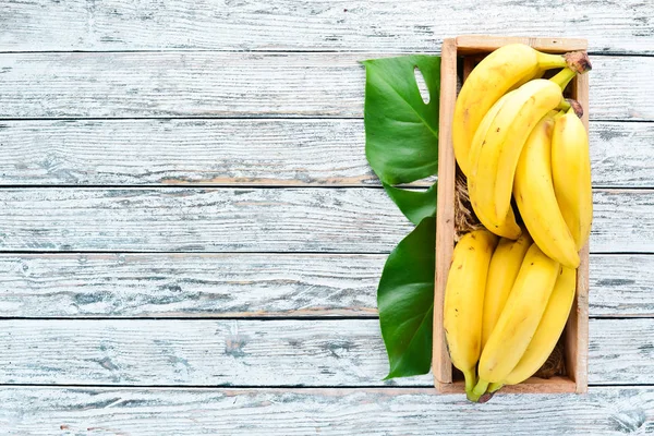 Friss Banán Egy Fadobozban Felülnézet Szabad Másol Hely — Stock Fotó