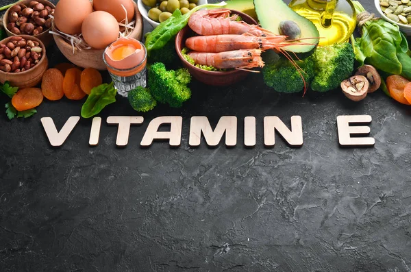 Doğal Vitamini Içeren Gıdalar Ispanak Maydanoz Karides Kabak Çekirdeği Yumurta — Stok fotoğraf