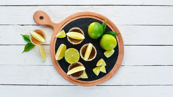 Tequila Con Sale Lime Fondo Legno Bianco Vista Dall Alto — Foto Stock