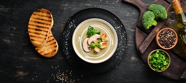 Sopa Crema Las Setas Escudilla Con Pan Tostado Alimento Dietético — Foto de Stock