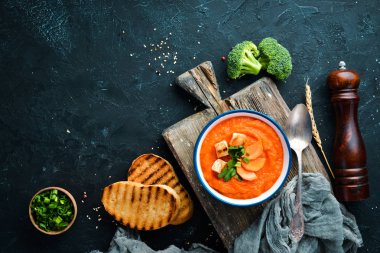 Havuç püresi çorbası. tost ekmeği ile. Diyet yemekleri. Üst te. Ücretsiz kopyalama alanı.