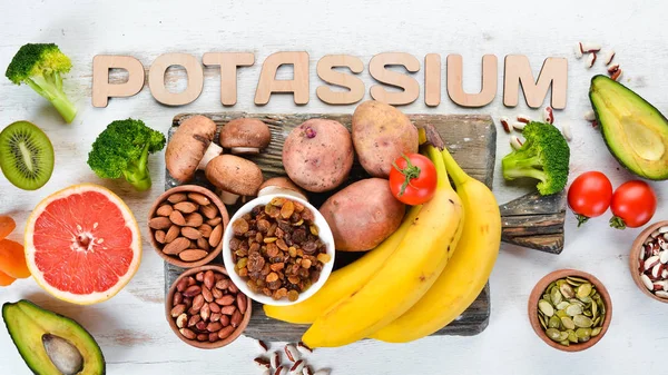 Alimentos Que Contienen Potasio Natural Patatas Champiñones Plátano Tomates Nueces —  Fotos de Stock