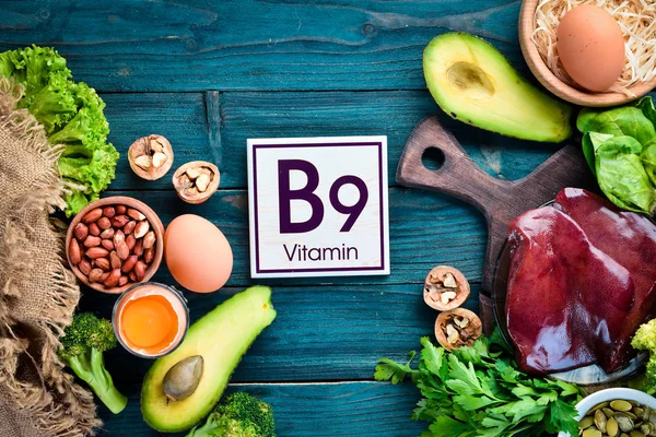Lebensmittel Die Natürliches Vitamin Enthalten Leber Avocado Brokkoli Spinat Petersilie — Stockfoto