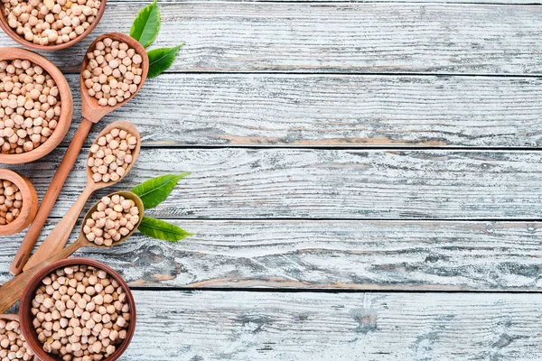 Turkse Erwten Nutt Een Witte Achtergrond Bovenaanzicht Vrije Kopieer Ruimte — Stockfoto