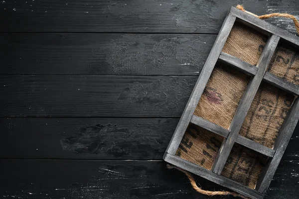 Antigua Caja Madera Sobre Fondo Madera Vista Superior Espacio Libre — Foto de Stock