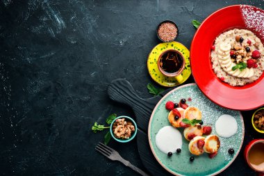 Peynirli krep ve yulaf ezmesi. Kahvaltı