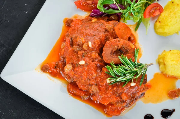 Baked Steak Bone Tomato Sauce Potatoes Plate Top View Free — Stock Photo, Image