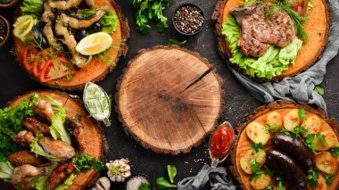 Barbekü. Biftek, balık, tavuk kanadı. Üst te. Metniniz için boş alan.