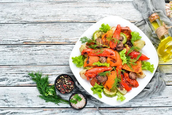Salada Com Legumes Grelhados Vista Superior Espaço Livre Para Seu — Fotografia de Stock