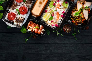 Bir günlüğüne rahat yemek. restoran çanak teslimat. Üst te. Metniniz için boş alan.