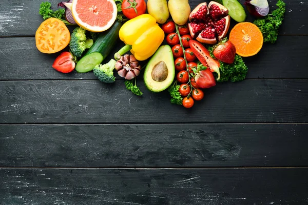 Frutas Verduras Bayas Frescas Sobre Fondo Negro Banner Vista Superior —  Fotos de Stock